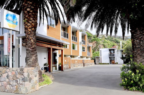 Photo 2 - Sumner Bay Motel & Apartments