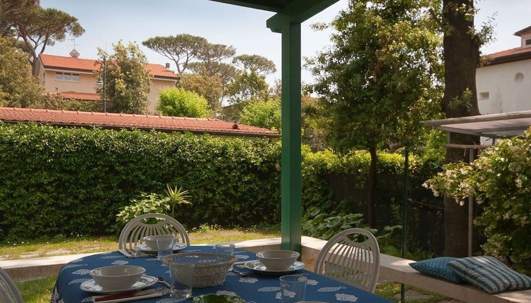 Photo 1 - House in Marina di Pietrasanta With Large Garden 300 Meters From the sea