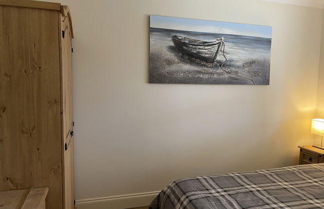 Waterfront House In The Heart Of St Neots - Photo 3