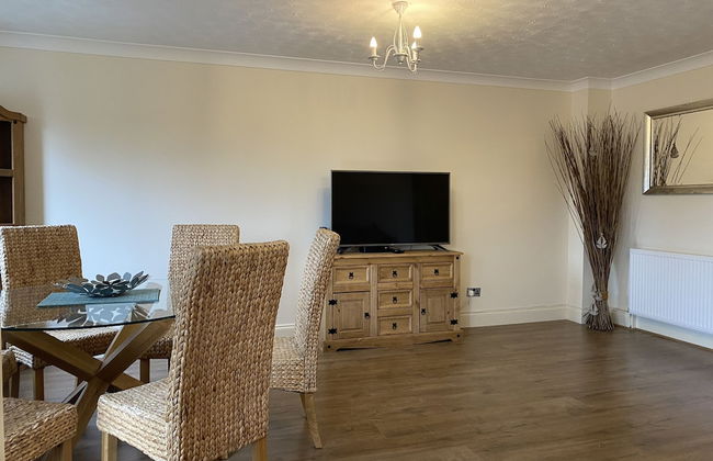 Waterfront House In The Heart Of St Neots - Photo 64