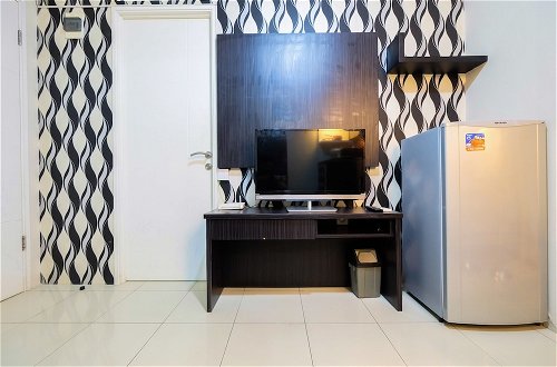 Photo 22 - Monochrome Style 2 Bedrooms at Kalibata City Apartment By Travelio