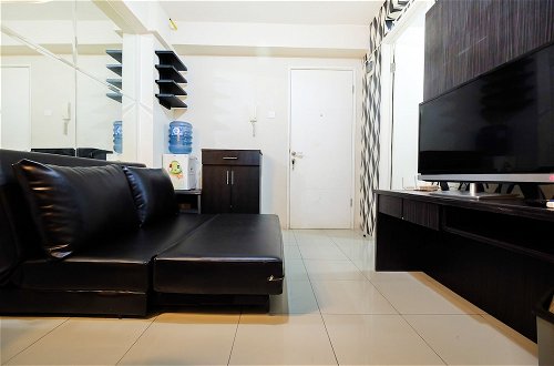Photo 21 - Monochrome Style 2 Bedrooms at Kalibata City Apartment By Travelio