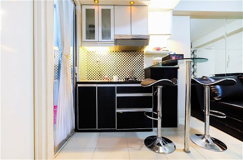 Photo 10 - Monochrome Style 2 Bedrooms at Kalibata City Apartment By Travelio