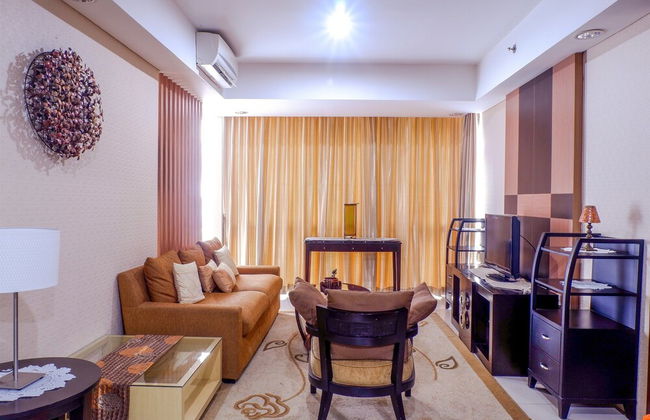 Cozy Pool View Kemang Village Residence Apartment with Direct Access to Mall - Foto 26