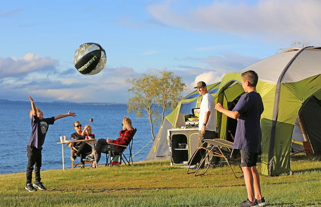 Motutere Bay Top 10 Holiday Park - Foto 1