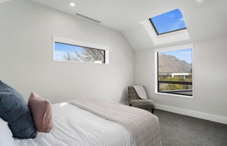 Photo 3 - Central Queenstown Villa & Spa