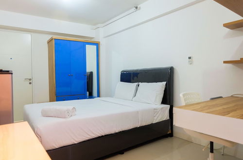 Photo 2 - Comfy Studio Bassura City Apartment