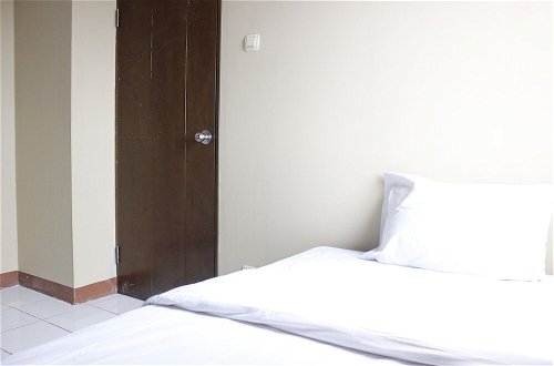Photo 7 - Minimalist 3BR Gateway Cicadas Ahmad Yani Apartment