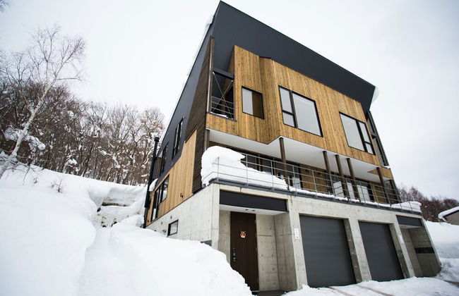 Niseko Central Houses and Apartments - Photo 9