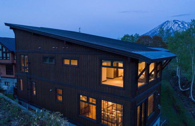 Niseko Central Houses and Apartments - Photo 25