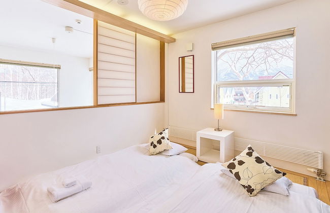 Niseko Central Houses and Apartments - Photo 46