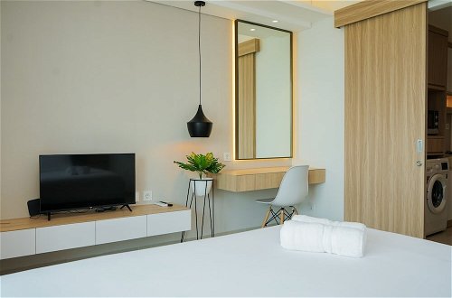 Foto 4 - Comfort And Minimalist Studio At Embarcadero Bintaro Apartment