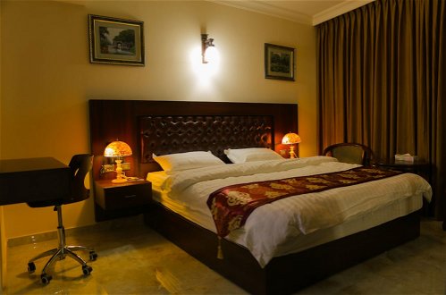 Photo 9 - Qaser AlSultan Hotel Suites