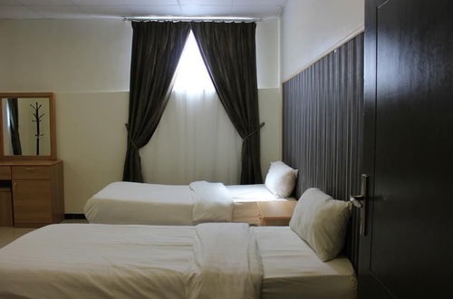 Foto 1 - Al Amoria Furnished Apartments 3