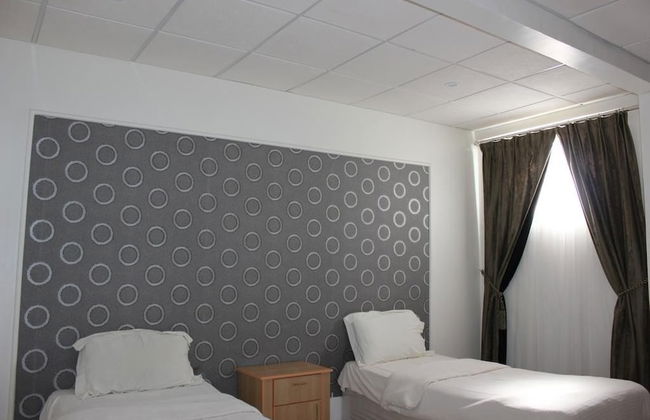 Al Amoria Furnished Apartments 3 - Foto 12