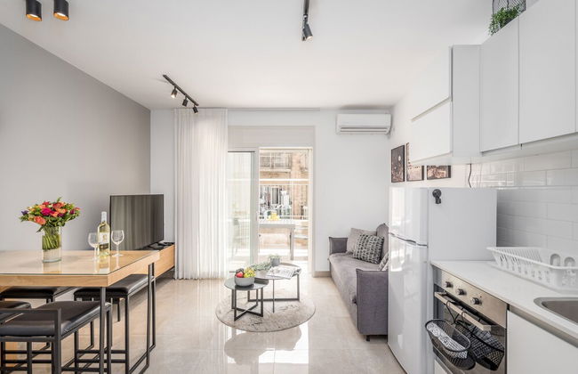 Stylish one BDR with balcony - Foto 9