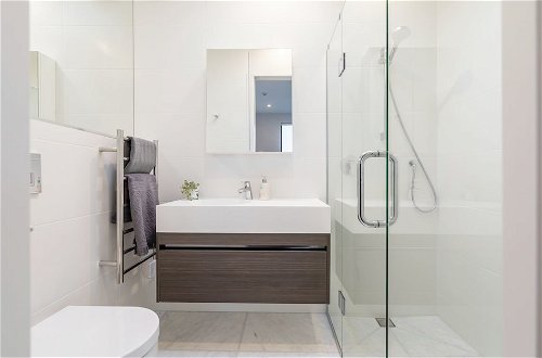 Photo 9 - Private 3 Bedroom with Ensuite Bathrooms