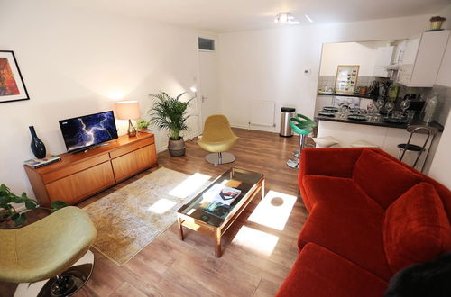 Photo 9 - 3 Beds 2 Baths Oxford Circus