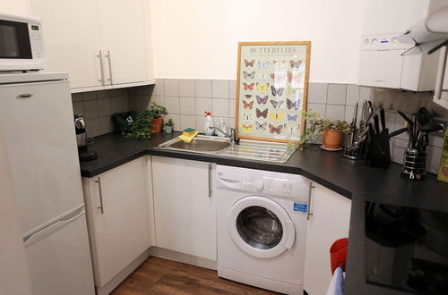 Photo 13 - 3 Beds 2 Baths Oxford Circus