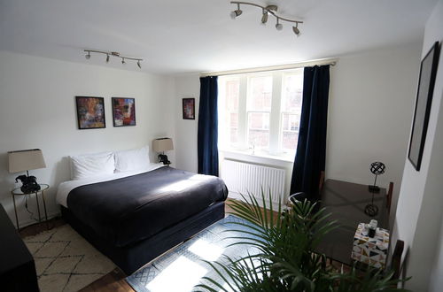 Photo 3 - 3 Beds 2 Baths Oxford Circus