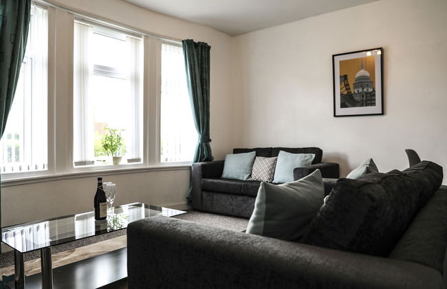 Haywood House - Photo 1