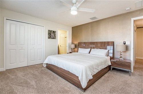 Photo 5 - 4bed 3Ba Champions Gate Pool Home