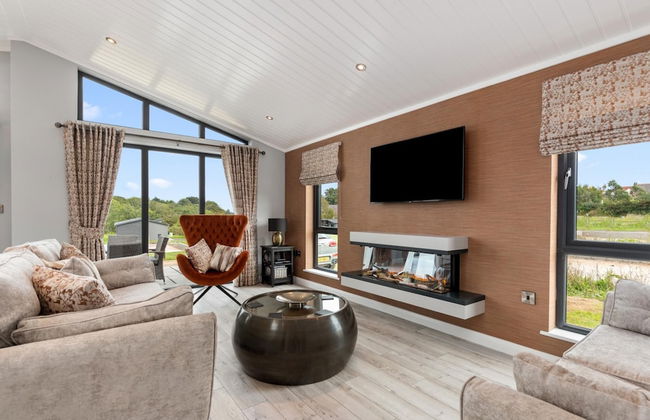 Ael-y-bryn - Luxury Lodge Hot Tub Three En-suite Bedrooms - Foto 1