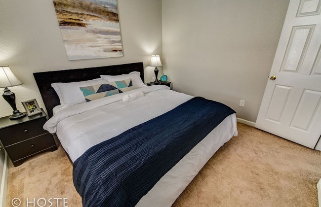 1BR Downtown Townhome King Bed, 5 Min to Shops - Foto 1