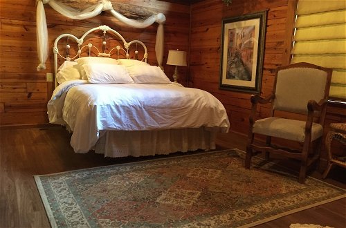 Photo 9 - Cherokee mountain log cabin resort