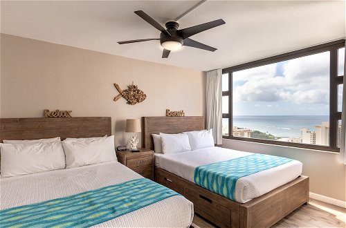 Foto 5 - Deluxe 32nd Floor Condo - Gorgeous Ocean Views, Free Wifi & Parking! by Koko Resort Vacation Rentals