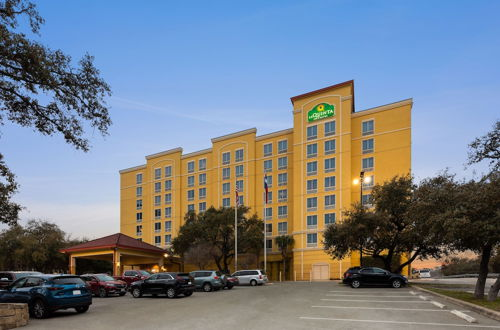 Photo 51 - La Quinta Inn & Suites by Wyndham San Antonio Medical Ctr NW
