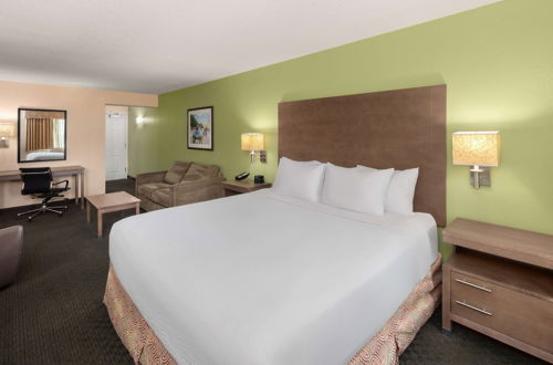 Photo 14 - La Quinta Inn & Suites by Wyndham San Antonio Medical Ctr NW