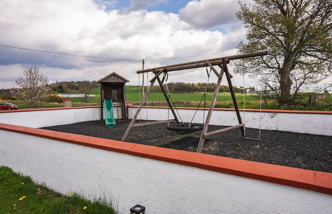 Lochlands 2BR Family Caravan - Pets - Play Park - Photo 12