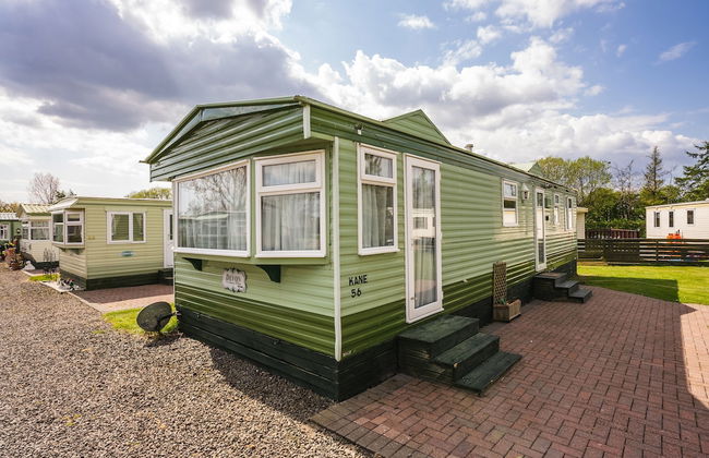 Lochlands 2BR Family Caravan - Pets - Play Park - Photo 18