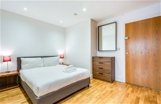 Foto 2 - Cosy Studio Apartment in Canary Wharf