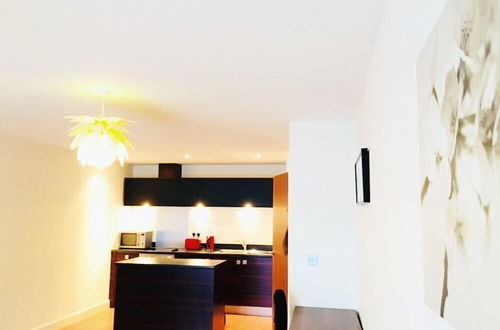 Photo 5 - Birmingham Serviced Apartment- Ryland