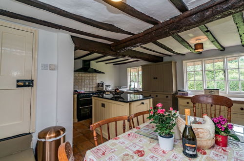 Photo 13 - Captivating 6 Bed Cottage in the Village of Moulso