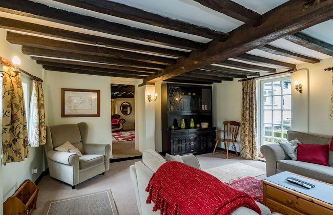 Yew Tree Cottage- Sleeps 12, Garden & Pet-friendly - Photo 21