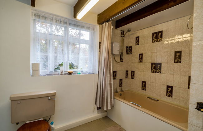 Yew Tree Cottage- Sleeps 12, Garden & Pet-friendly - Photo 27