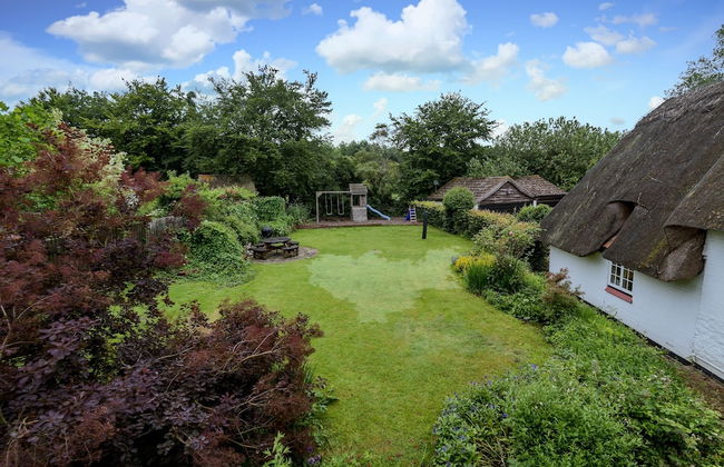 Yew Tree Cottage- Sleeps 12, Garden & Pet-friendly - Photo 29