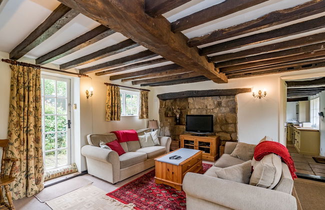 Yew Tree Cottage- Sleeps 12, Garden & Pet-friendly - Photo 1