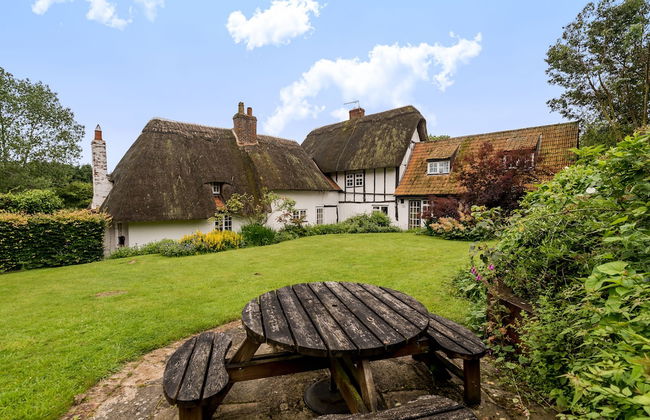 Yew Tree Cottage- Sleeps 12, Garden & Pet-friendly - Photo 31