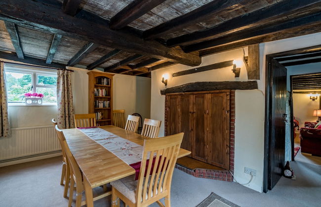 Yew Tree Cottage- Sleeps 12, Garden & Pet-friendly - Photo 19