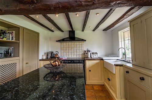 Photo 12 - Captivating 6 Bed Cottage in the Village of Moulso