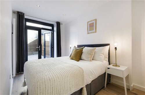 Photo 2 - Notting Hill Apartments