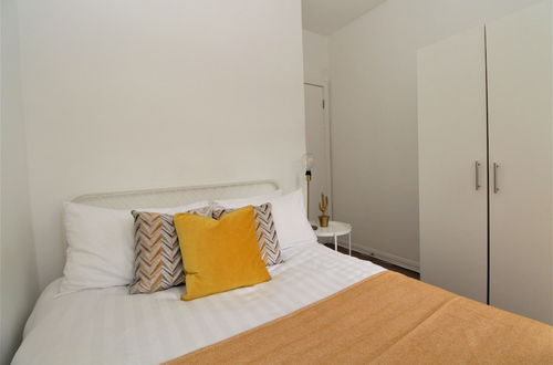 Photo 9 - Notting Hill Apartments