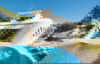 Foto 3 - Modern Holiday Home in Quarteira With Swimming Pool
