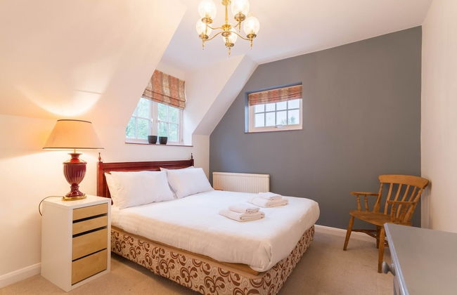 HOLIDAY HOME OF THE MONTH Finchley Sleeps 4 - Foto 3