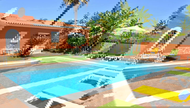 Foto 1 - Villa in Quiet Area with Private Pool near Golf Courses & Marina