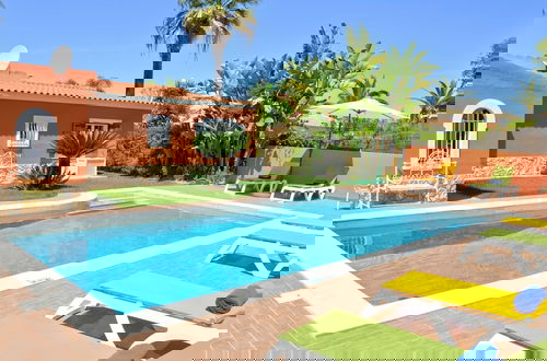 Foto 1 - Villa in Quiet Area with Private Pool near Golf Courses & Marina